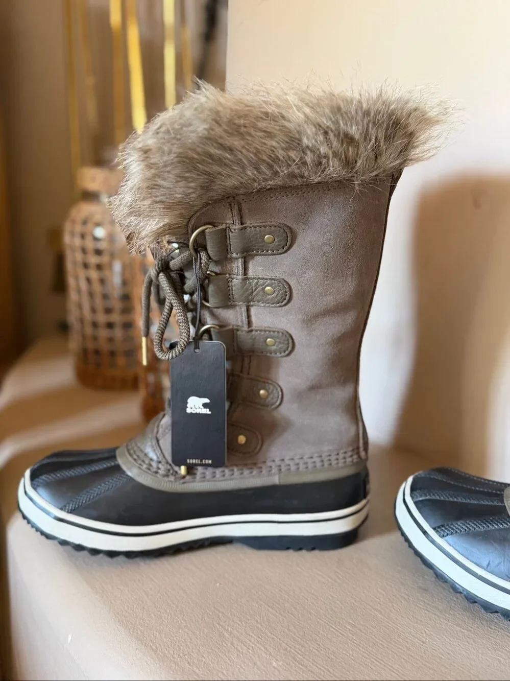 Sorel Joan of Arctic women’s waterproof winter boots in size 5.5